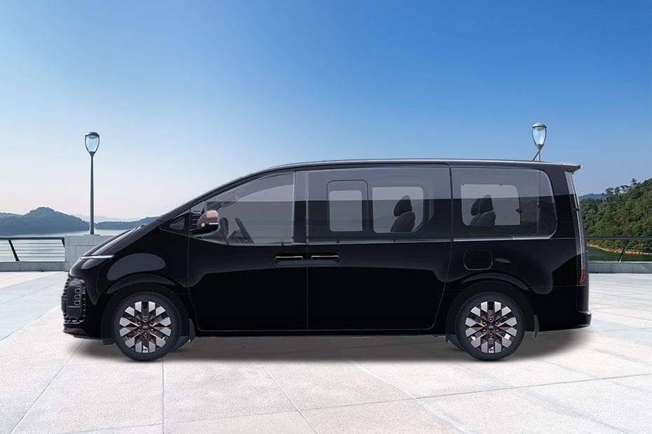 Galeri Hyundai STARIA 6